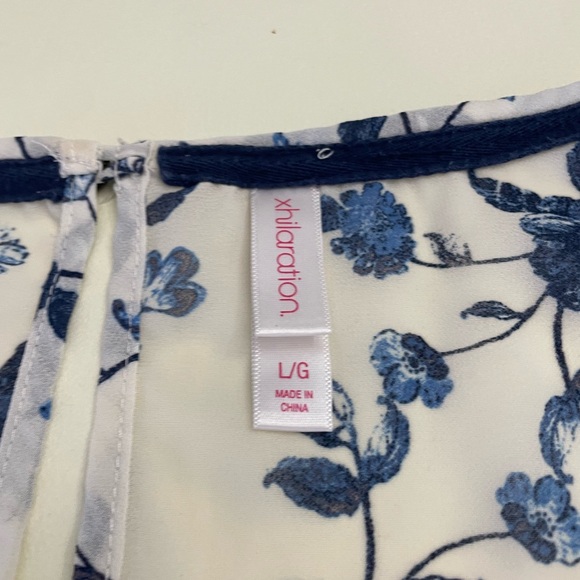 Xhilaration Large Floral Blouse - Picture 2 of 4